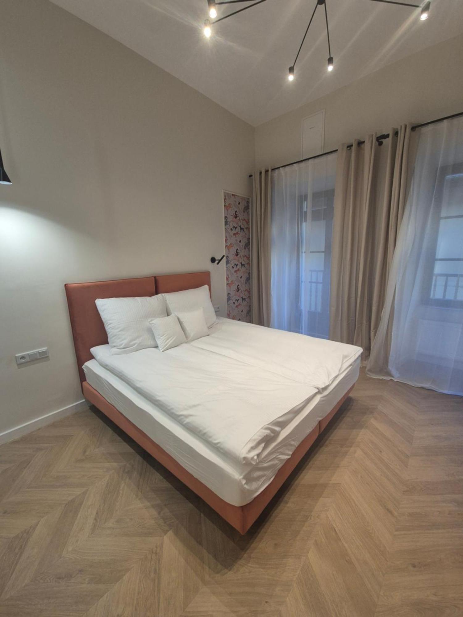 Hetman Main Square Apartment *